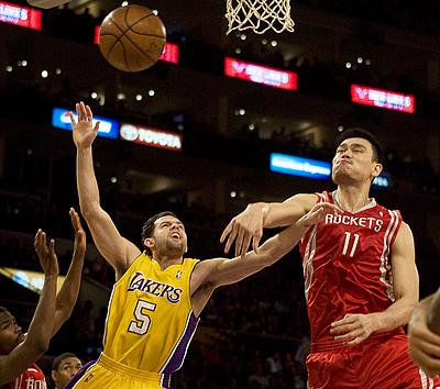 Yao Ming and the Rockets Block Lakers' Jordan Farmar