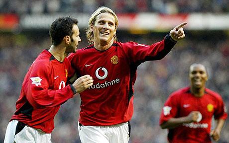 Diego Forlan and Ryan Giggs