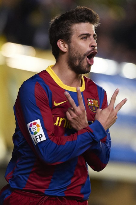 Gerard Pique e1301832994116 Guardiola and Barcelona Learn Bad Habits From 