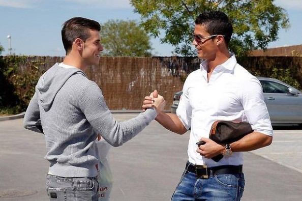 Ronaldo Welcoming Bale