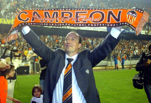 Rafa Benitez celebrating the championship in 2004