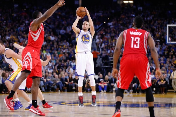 Stephen Curry averaged 25.8 points and 8.3 assists in four regular season games against the Houston Rockets.