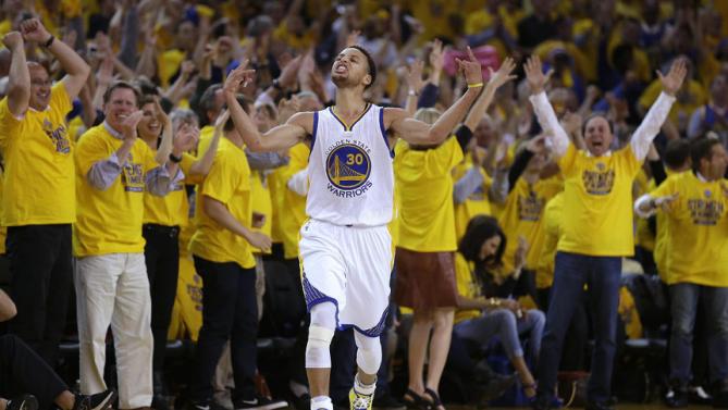 Stephen Curry of the Golden State Warriors celebrating a 3-pointer