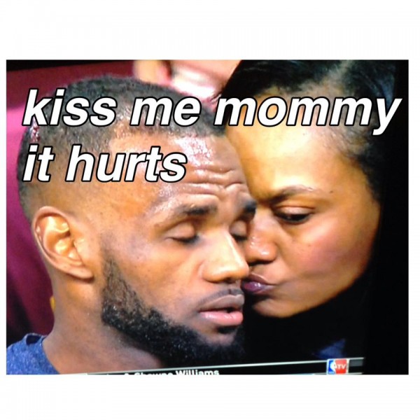 Kiss me mommy