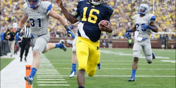 Michigan Wolverines – Denard Robinson Chasing the Quarterback Rushing Record
