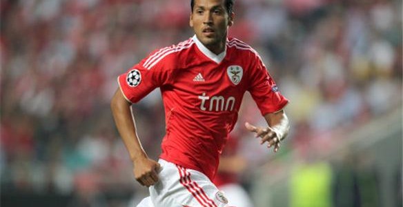 Transfer Rumors 2013 – Manchester United to Sign Ezequiel Garay