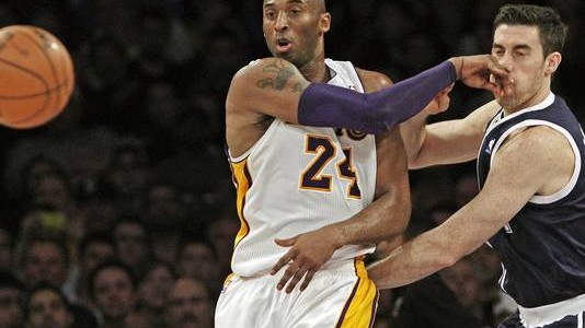 Los Angeles Lakers – Kobe Bryant Avoiding Temptation