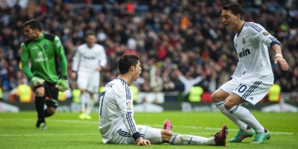 Real Madrid – Cristiano Ronaldo Better With Mesut Ozil & Angel Di Maria