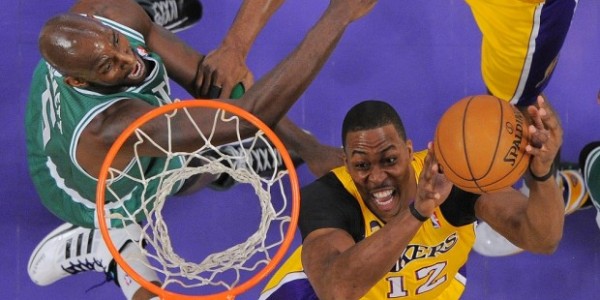 Los Angeles Lakers – Dwight Howard Takes Advantage of Emotional Night