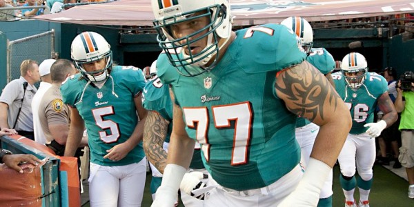NFL Rumors – Miami Dolphins & St. Louis Rams Fighting for Jake Long