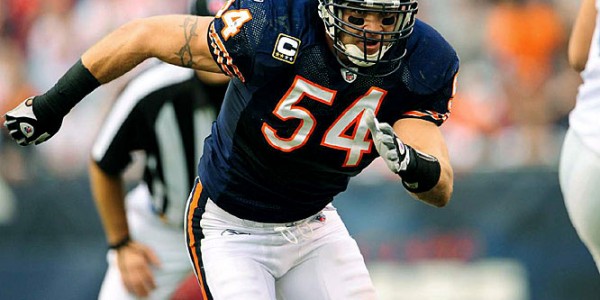 NFL Rumors – Brian Urlacher Between Returning to Chicago Bears and Playing for a Contender