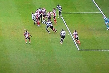 Howard Webb is the Worst Referee in the World (Newcastle vs Sunderland)