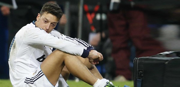Real Madrid – Cristiano Ronaldo, Mesut Ozil & Jose Mourinho Go Out Like Losers