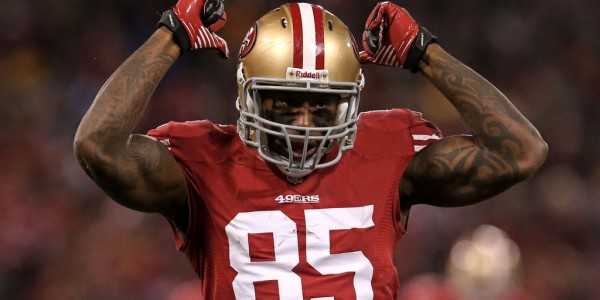 San Francisco 49ers – Vernon Davis is the Man to Stand Up for Michael Crabtree