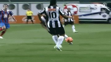 Ronaldinho Never Runs Out of Footballing Magic