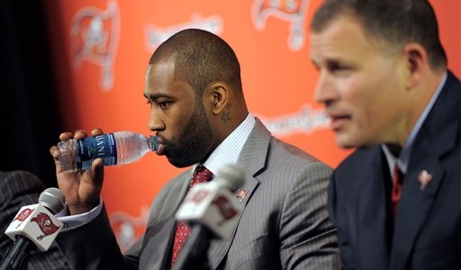 Tampa Bay Buccaneers Rumors – Darrelle Revis Doesn’t Like Playing For Greg Schiano