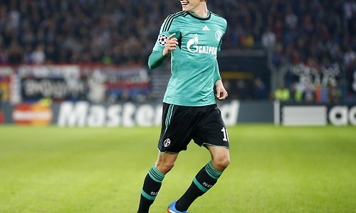 Julian Draxler With the Best Goal of the Night in the Champions League