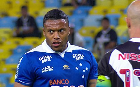 Julio Baptista Asking Vasco Players to Score More Goals Against His Own Team Cruzeiro