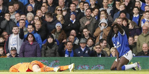 Everton vs Tottenham – Romelu Lukaku Injured By Running Into Hugo Lloris