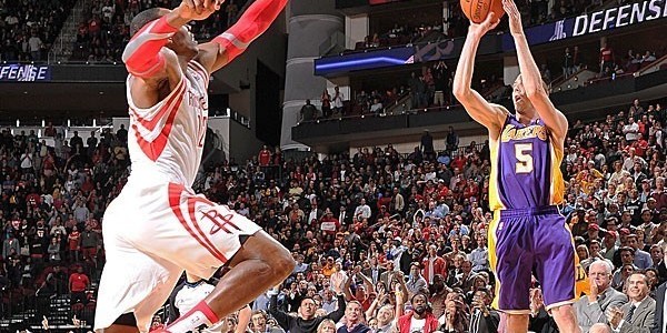 Lakers vs Rockets – Steve Blake Makes the Most of Hack-a-Dwight