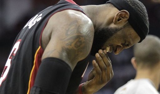 Heat vs Rockets – LeBron James Goes Through Bizarro Night