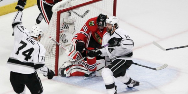 NHL Playoffs – Los Angeles Kings Thrive Late, Chicago Blackhawks Slightly Stunned