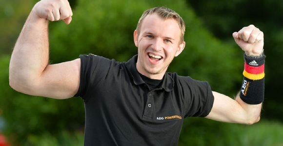 Matthias Schlitte, Arm Wrestling Champion With Different Sized Arms