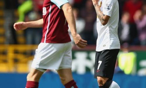 12 Best Memes of Manchester United & Louis Van Gaal Still Looking Terrible