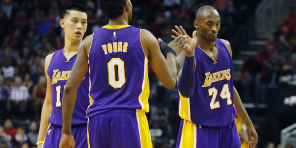 Los Angeles Lakers – Kobe Bryant Forgets Jeremy Lin is With Him