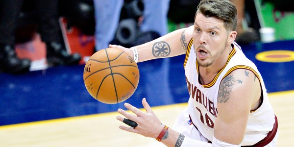 Cleveland Cavaliers – LeBron James Helped by Mike Miller for the First Time
