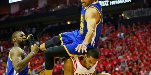 NBA Playoffs – Stephen Curry Survives the Nasty Fall