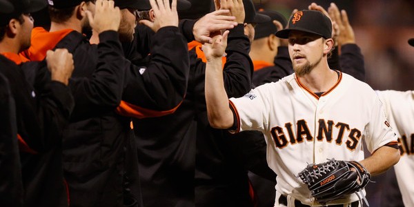 MLB Rumors – St. Louis Cardinals & San Francisco Giants Interested in Signing Mike Leake