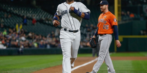 MLB Rumors – Seattle Mariners Switching Positions for Robinson Cano