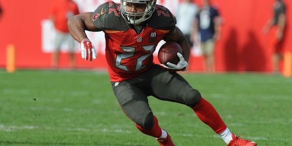 NFL Rumors: Tampa Bay Buccaneers Interested in Re-Signing Doug Martin