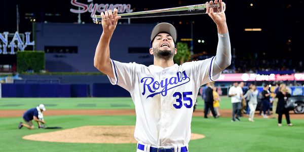 MLB Rumors: Royals Counting on Eric Hosmer, Salvador Perez to Pull the Wagon