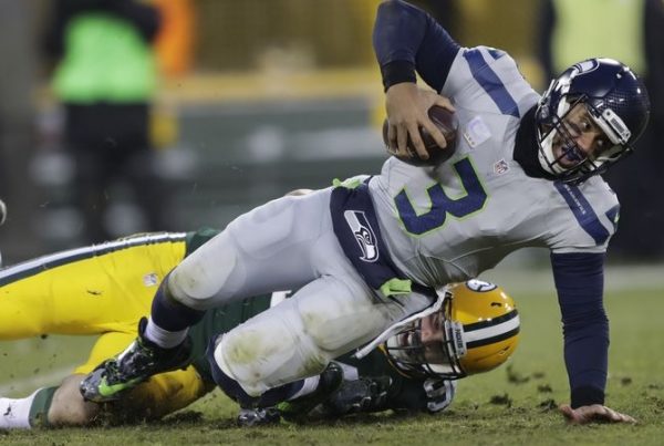Russell Wilson Goes Down (Seahawks Packers)