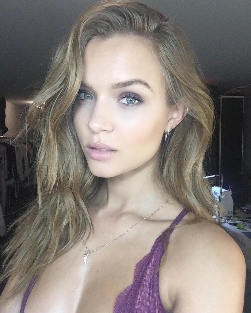 Josephine Skriver Eyes